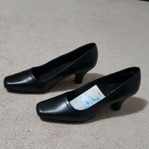 George ComfortStart Savonna black pumps in size 9 1/2